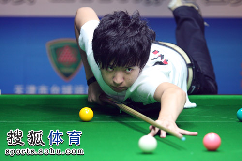 卡塔尔大师赛李昊桐丁文一双双射鹰67杆 落后2杆