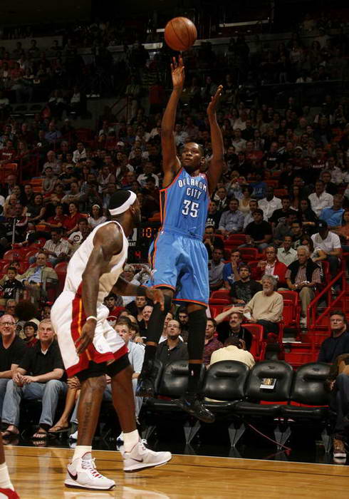 揭秘-广州队+深圳队面临解散？足协清欠名单潜藏生存危机