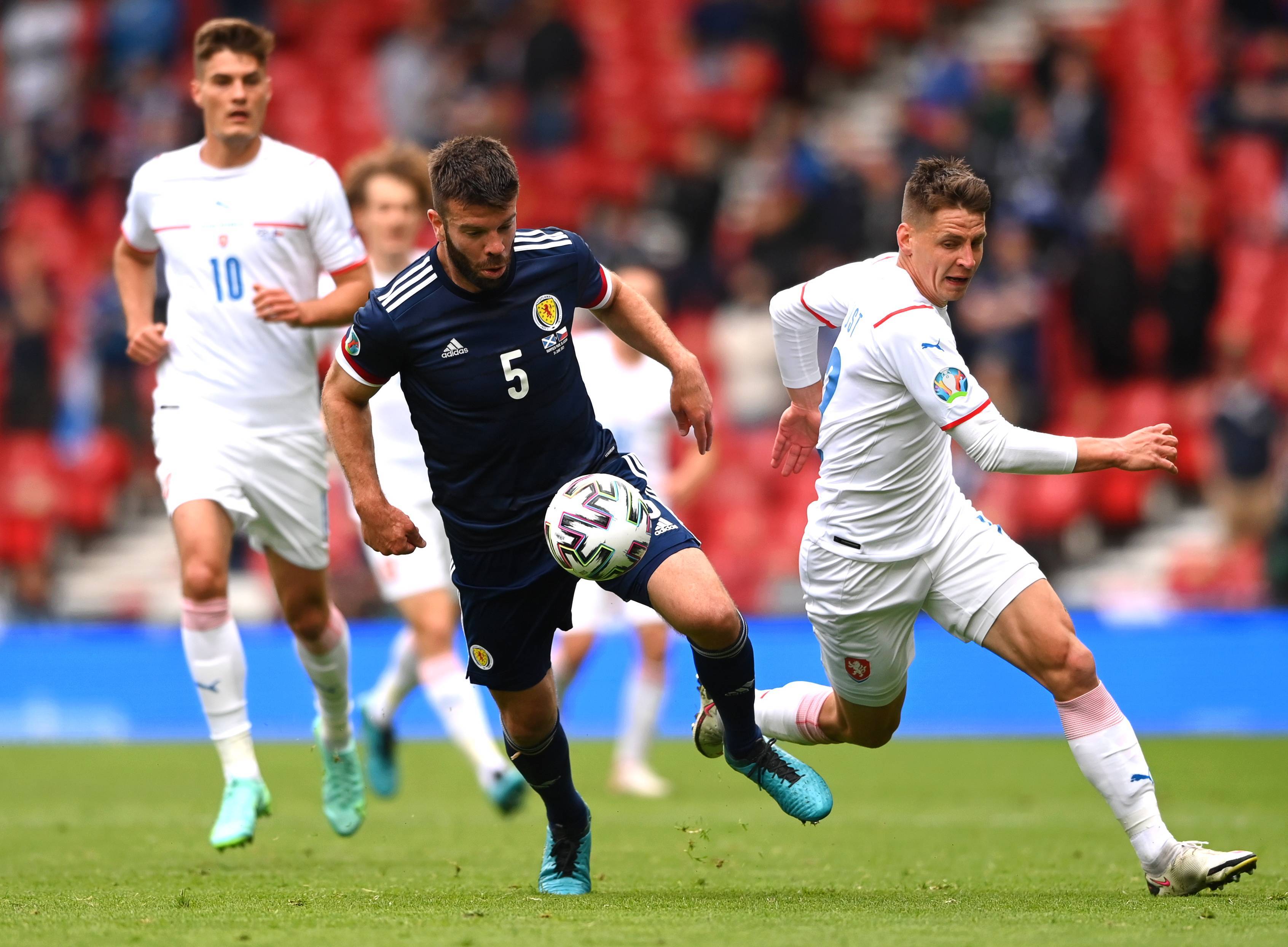 与中国男足 与中国男足